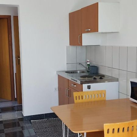 Apartment And Rooms Busa 3 Senj  Quarto foto